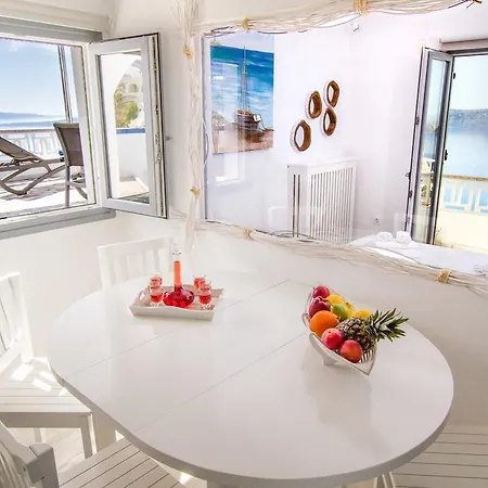 Villa Compass Oia
